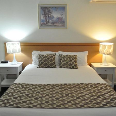 Albury Burvale Motor Inn Екстер'єр фото