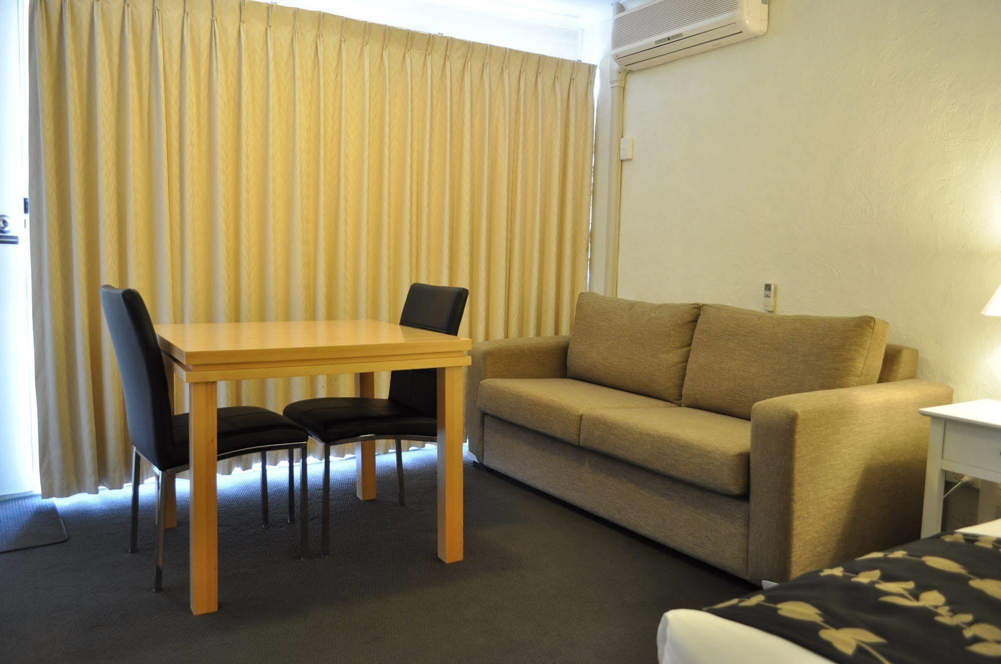 Albury Burvale Motor Inn Екстер'єр фото