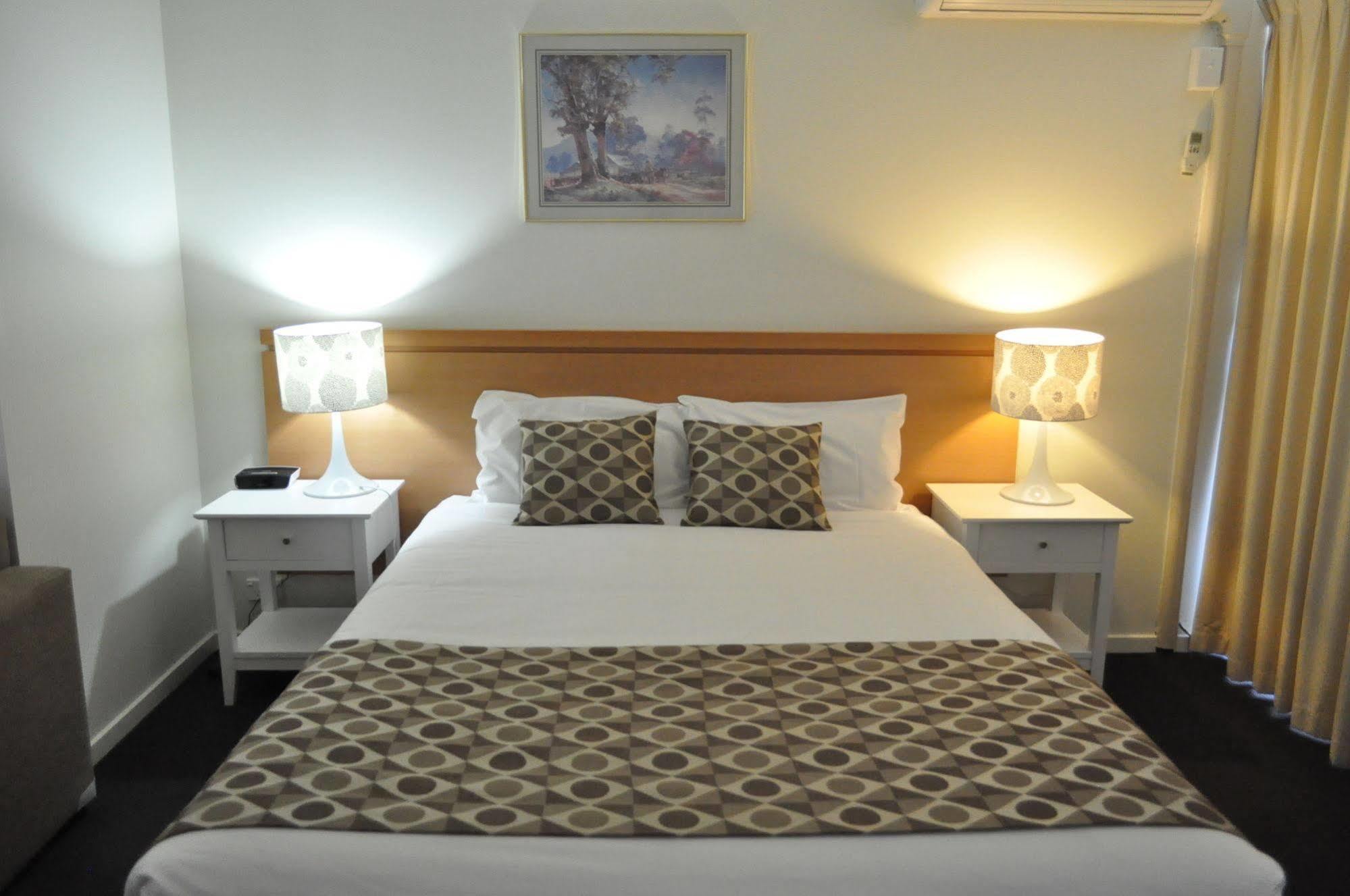 Albury Burvale Motor Inn Екстер'єр фото