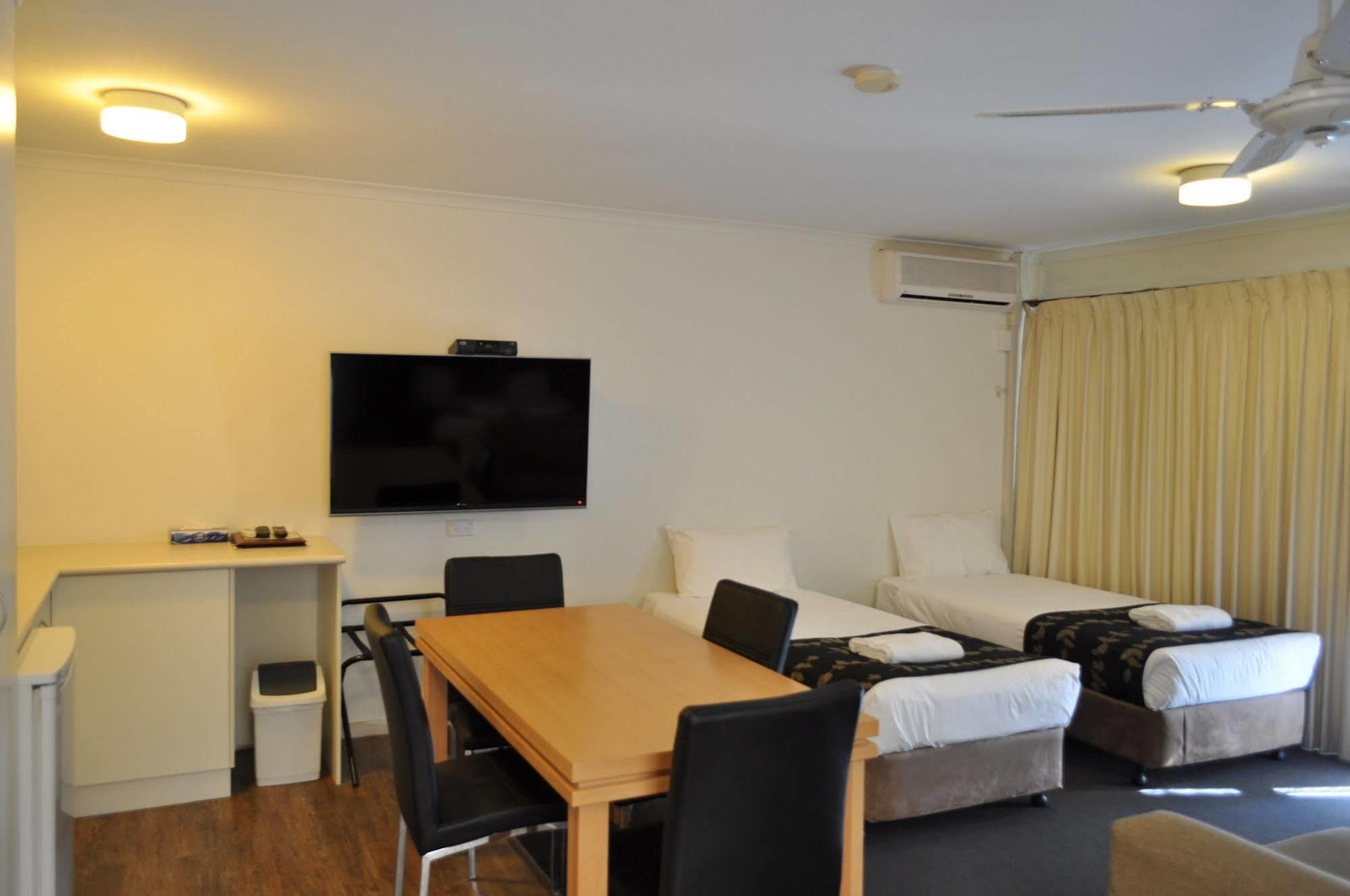Albury Burvale Motor Inn Екстер'єр фото