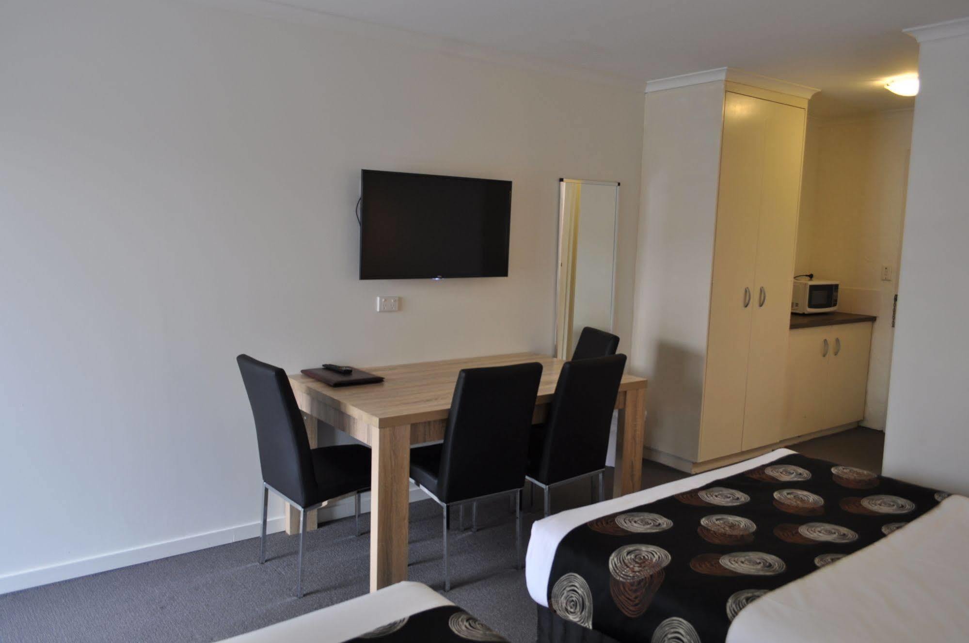 Albury Burvale Motor Inn Екстер'єр фото