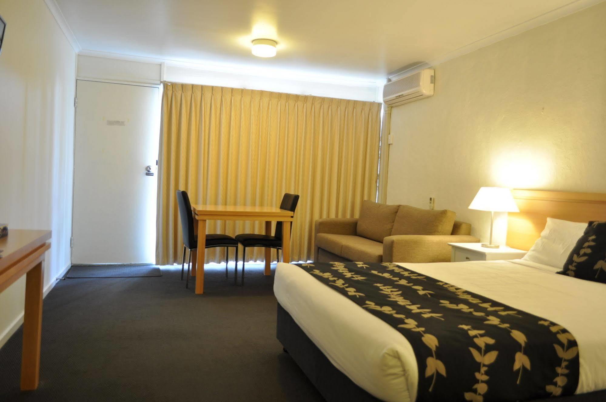 Albury Burvale Motor Inn Екстер'єр фото
