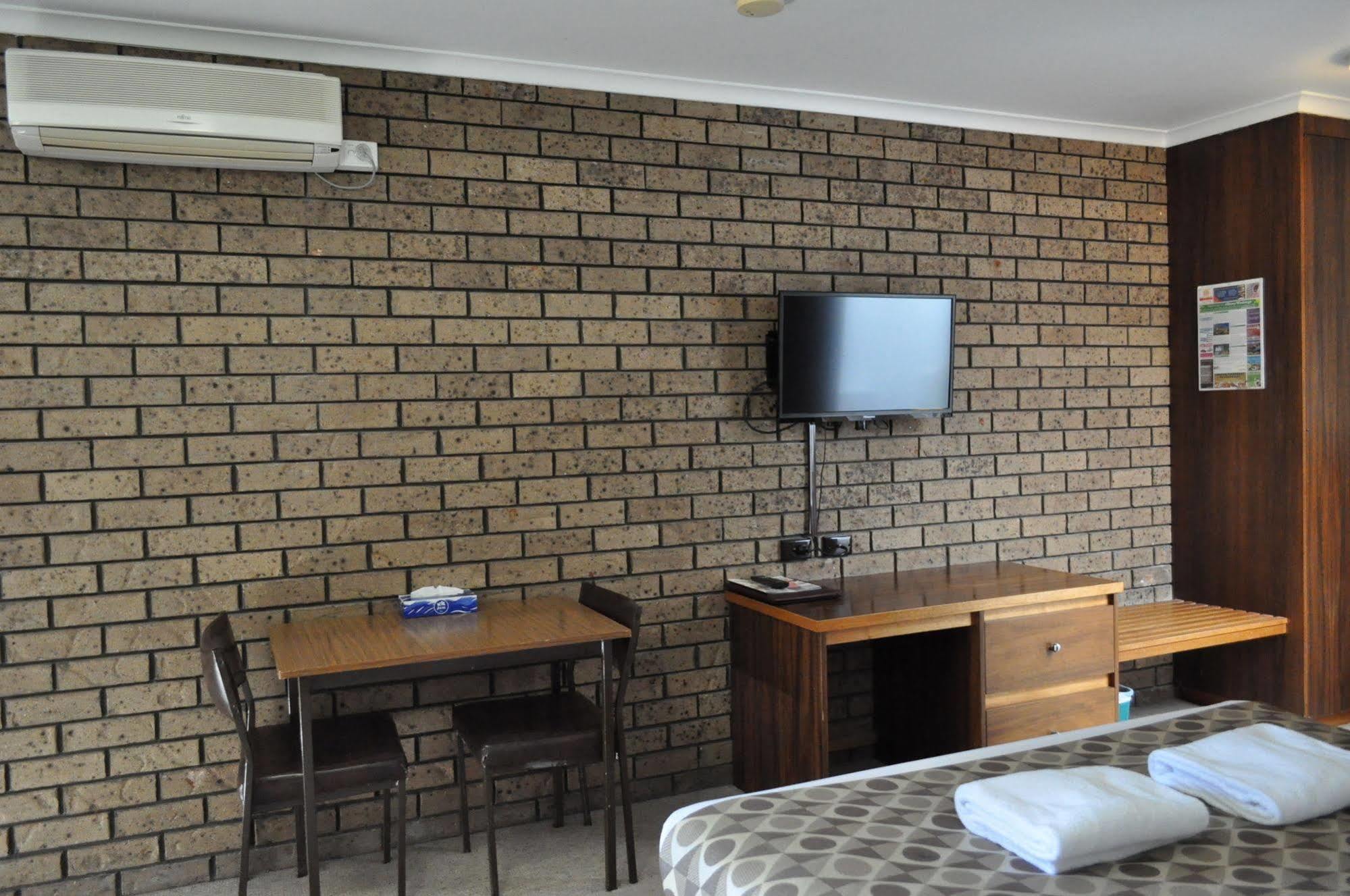 Albury Burvale Motor Inn Екстер'єр фото