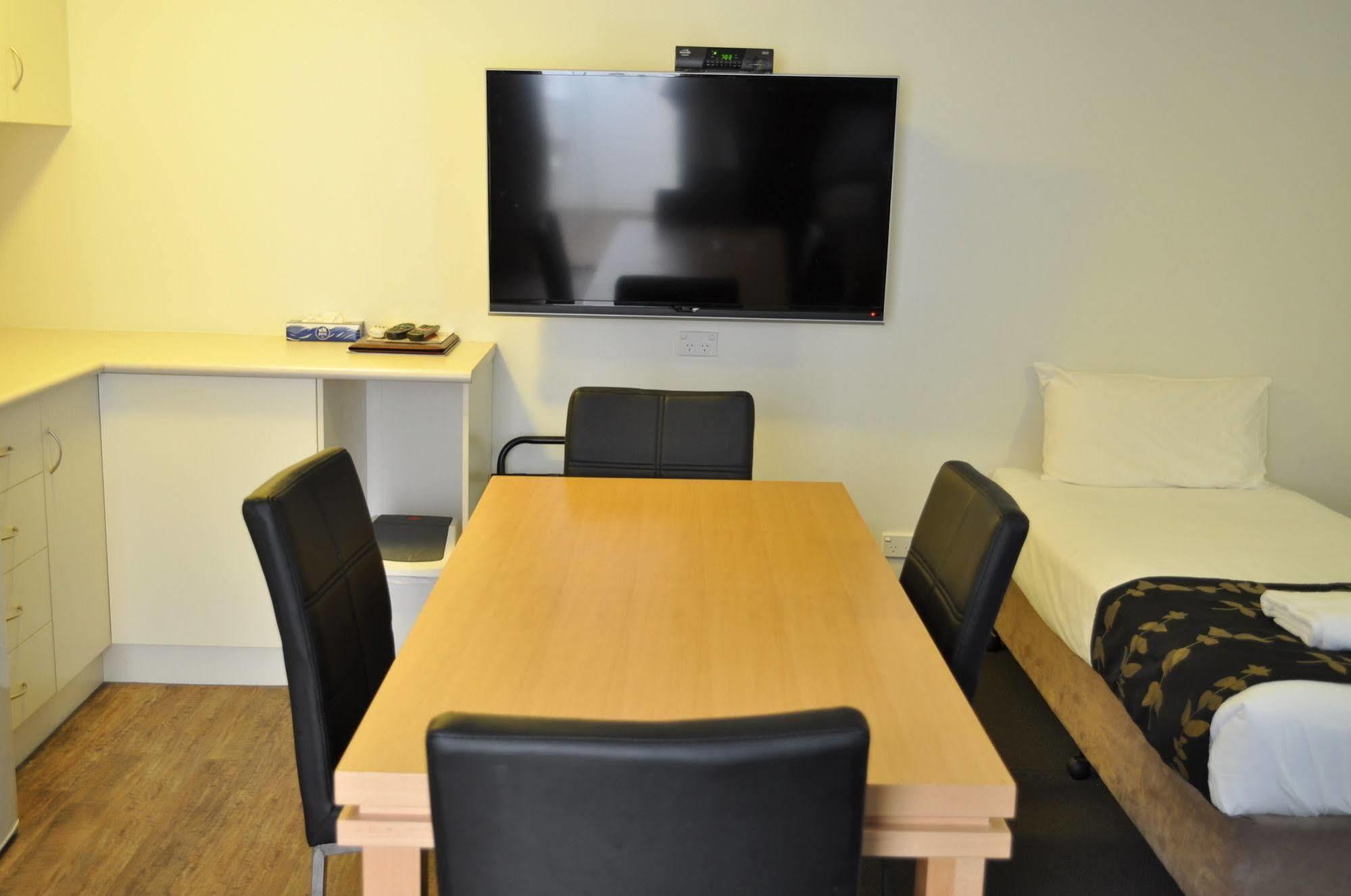 Albury Burvale Motor Inn Екстер'єр фото