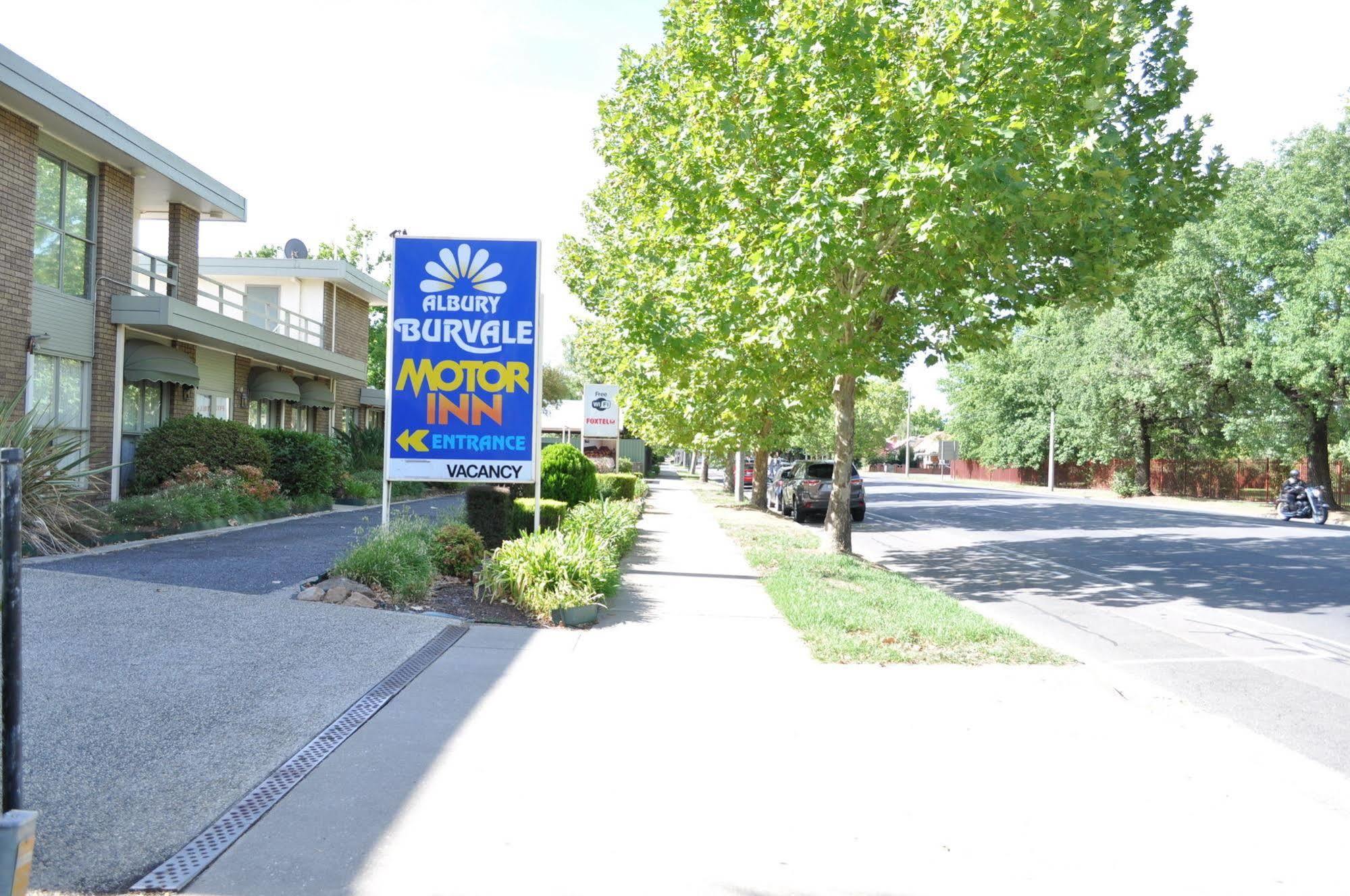 Albury Burvale Motor Inn Екстер'єр фото