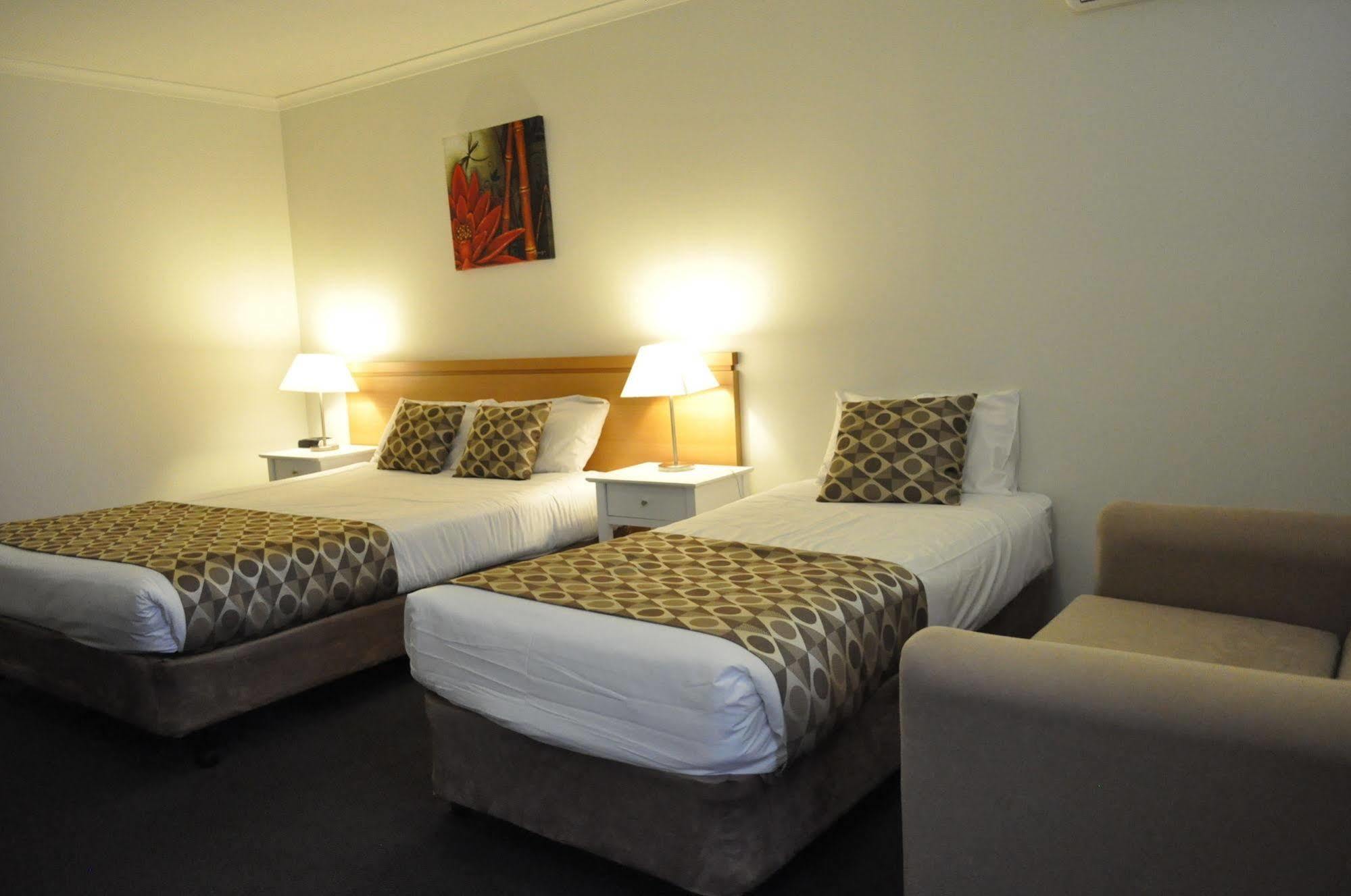 Albury Burvale Motor Inn Екстер'єр фото