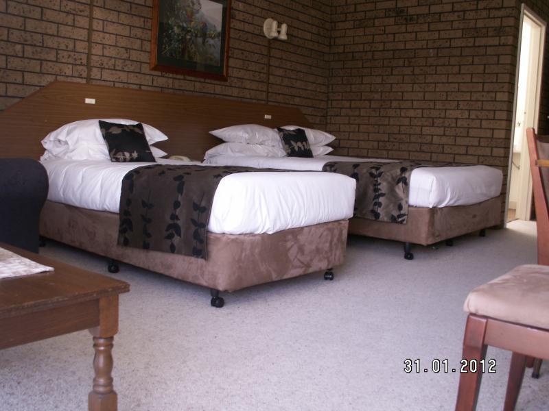 Albury Burvale Motor Inn Екстер'єр фото