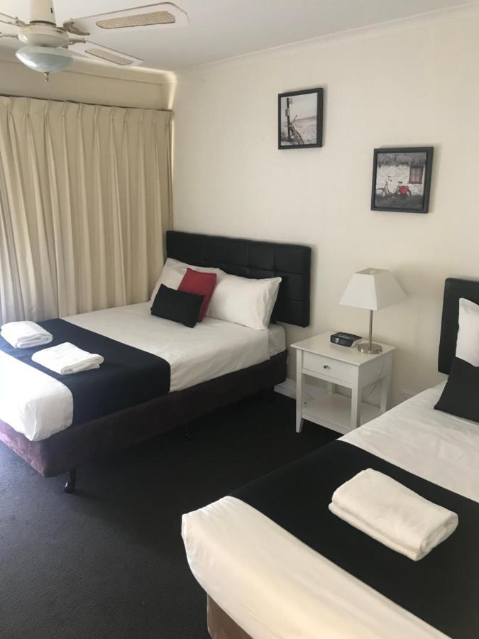 Albury Burvale Motor Inn Екстер'єр фото